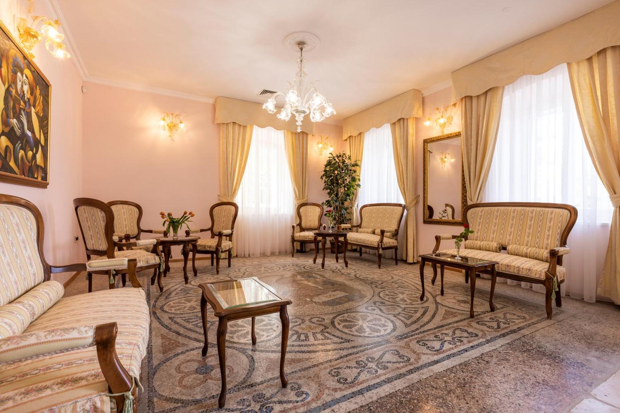 Villa Cassia マリ・ロシニュ エクステリア 写真