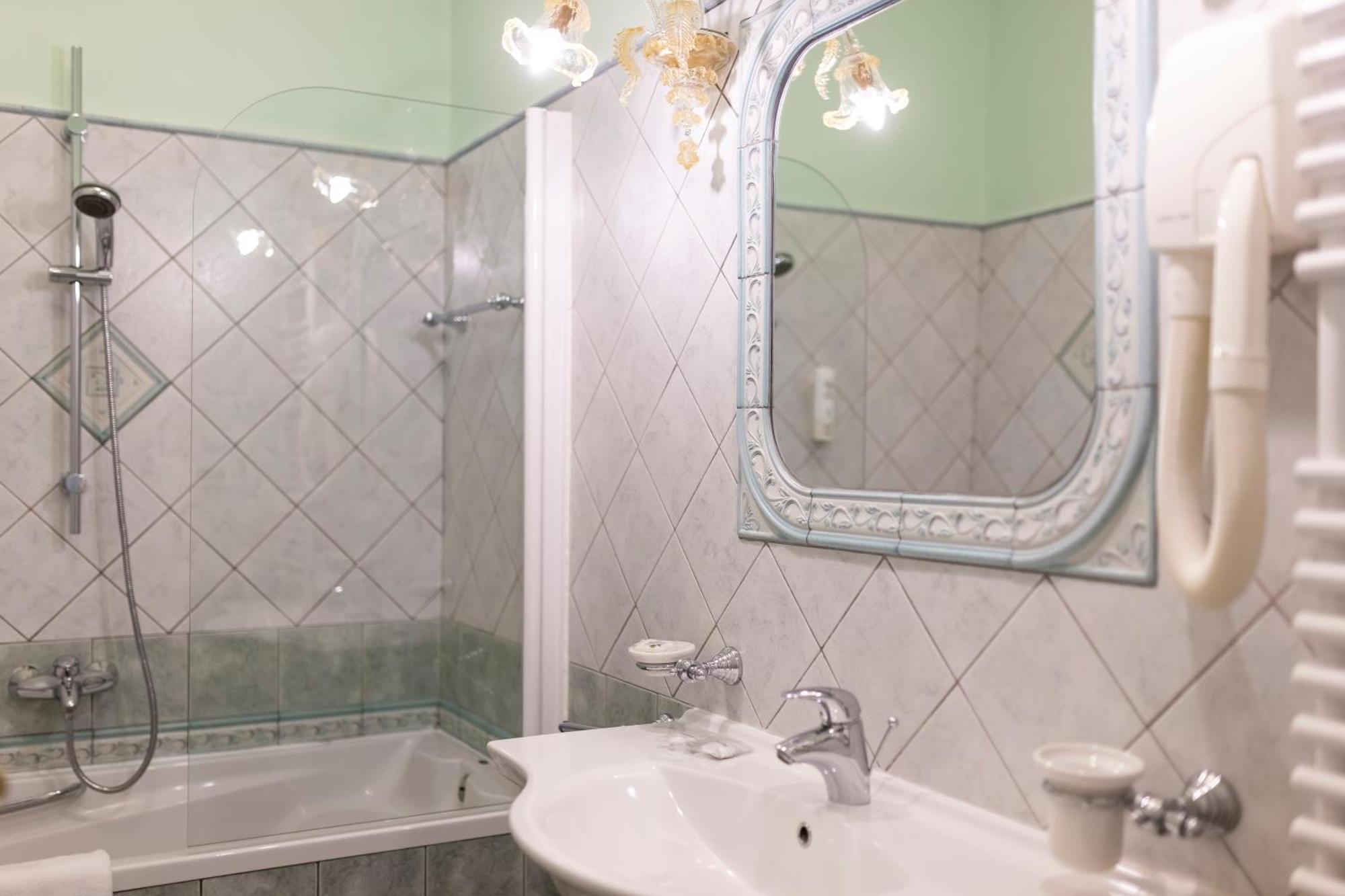Villa Cassia マリ・ロシニュ エクステリア 写真