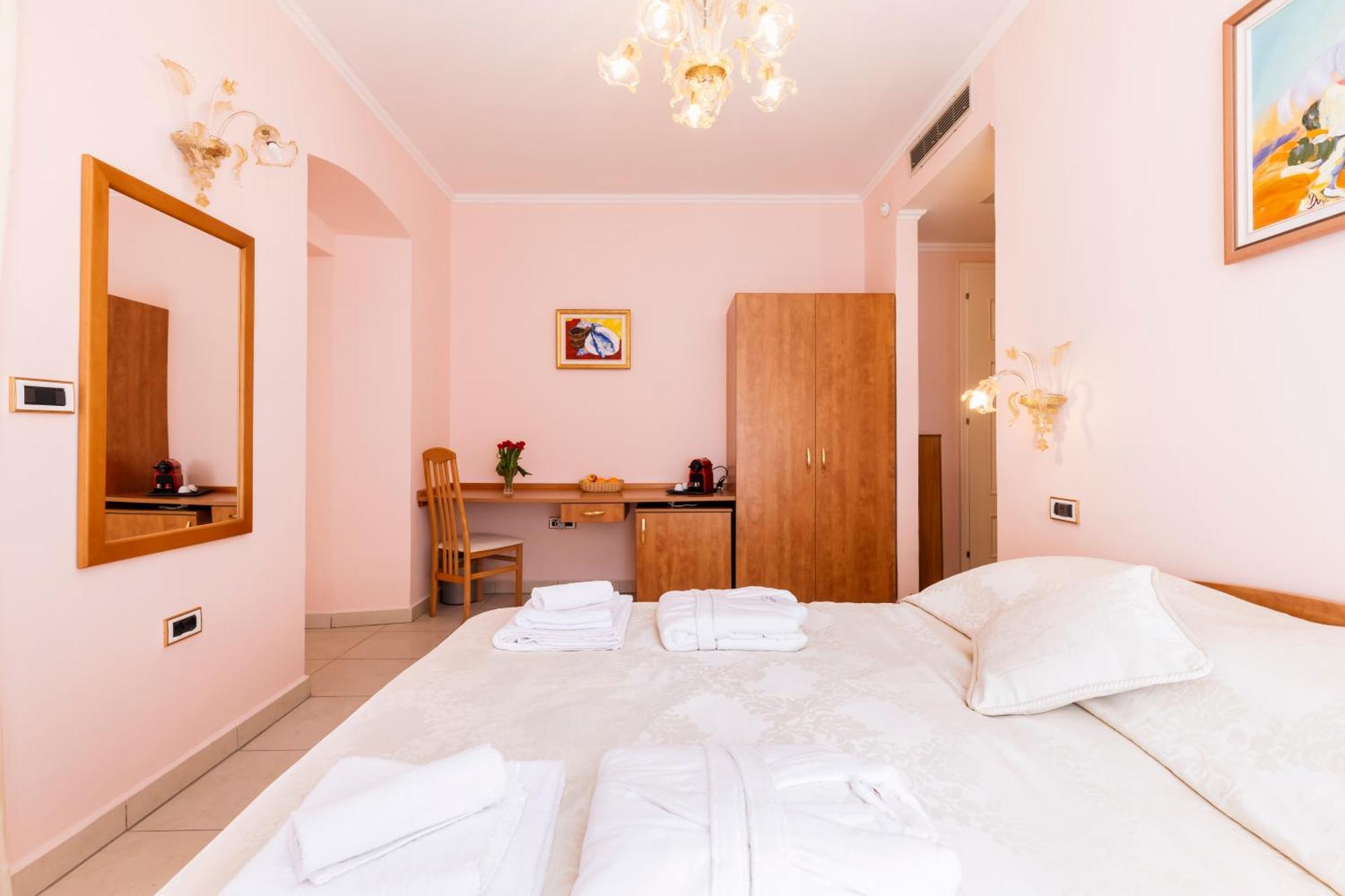 Villa Cassia マリ・ロシニュ エクステリア 写真